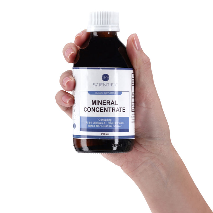 Mineral Concentrate 200ml - in hand